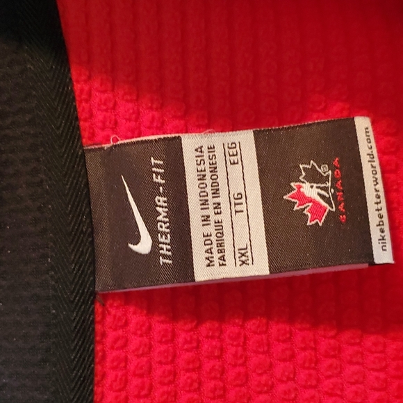 Team Canada Nike Therma-Fit 1/4 zip pullover - Picture 3 of 10
